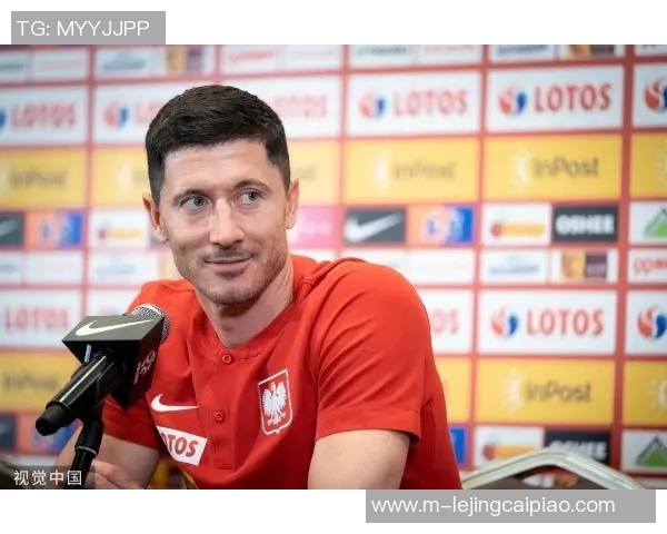 莱万重返德甲与旧主对决拜仁球迷怒斥其背叛与忘恩负义 莱万重返德甲与旧主对决拜仁球迷怒斥其背叛与忘恩负义